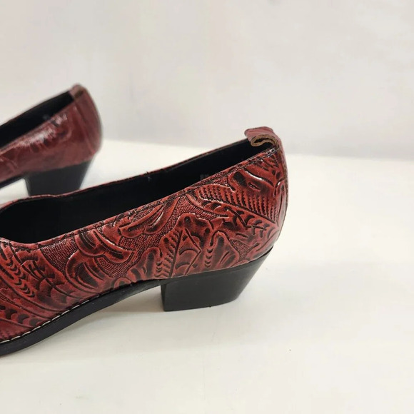 Tic-Tac-Toes Red Tooled Leather Shoe Women's US Size 8.5 Pump Low Heel - Picture 3 of 12